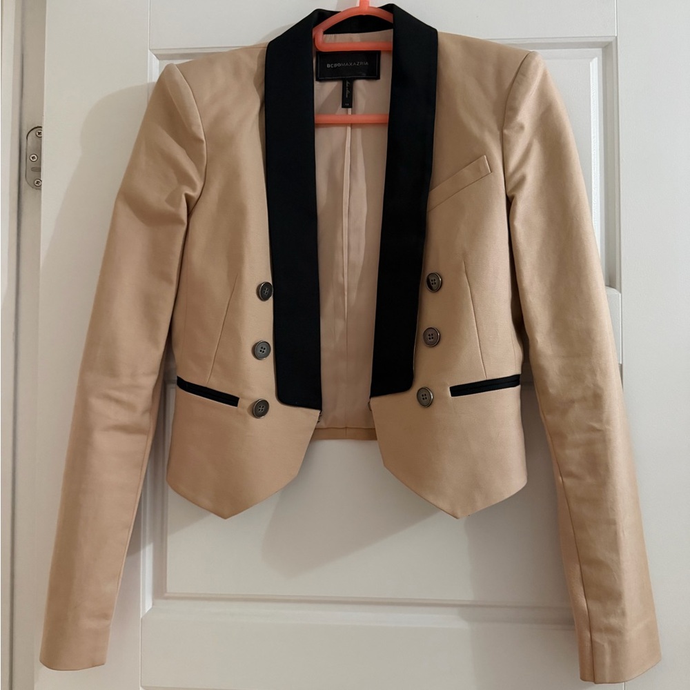 BCBGMaxAzria Tan Blazer with Black Trimmed Shawl Collar